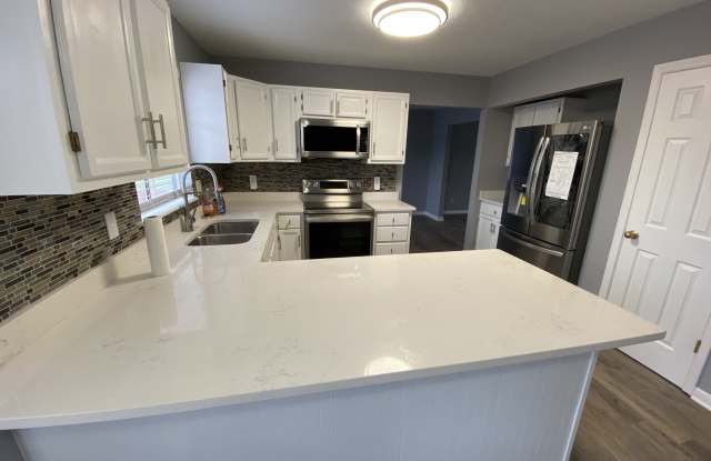 1124 Keeneland Court Gallery 3