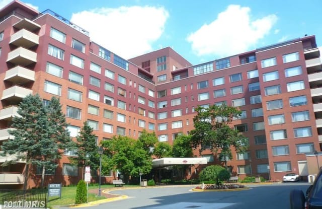 River Place - 1021 Arlington Blvd, Arlington, VA 22209