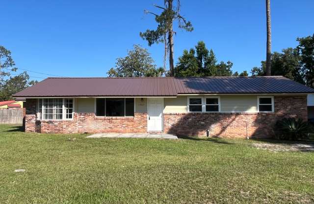 Charming 4-Bedroom Brick Home on Spacious Corner Lot – Live Oak, FL photos photos