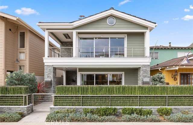 219 Diamond Avenue Gallery 2