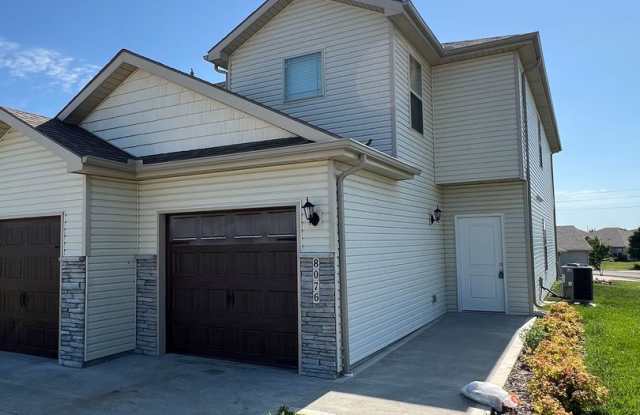 Beautiful 3/2.5 Duplex in Blue Springs! photos photos