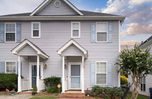 Fantastic 2 Bedroom, 1.5 Bath Townhome in the Hedingham, N Raleigh - Pet Friendly! photos photos