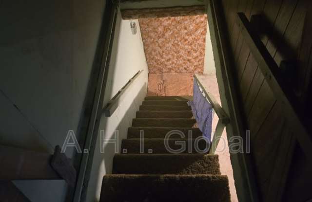 1033 Dunaway St Gallery 2