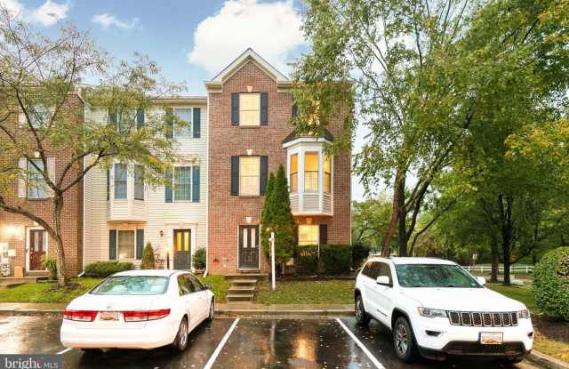 Welcome to 2 Millhaven Court, a 3 bed 2/2 bath house in the sought-after community of River Oaks. photos photos
