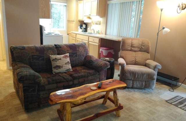 490 Compton Ridge, Unit A Gallery 2