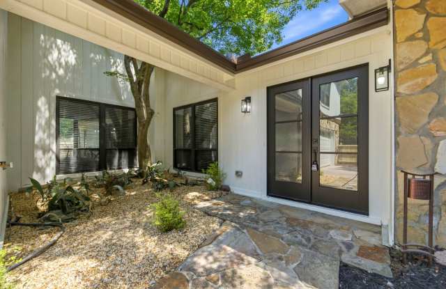 Spacious 5BR Roswell Home Near Wellstar North Fulton Hospital Gallery 4