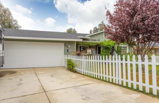 3 BED 2 BATH HOUSE IN THE ENTERPRISE SCHOOL DISTRICT photos photos