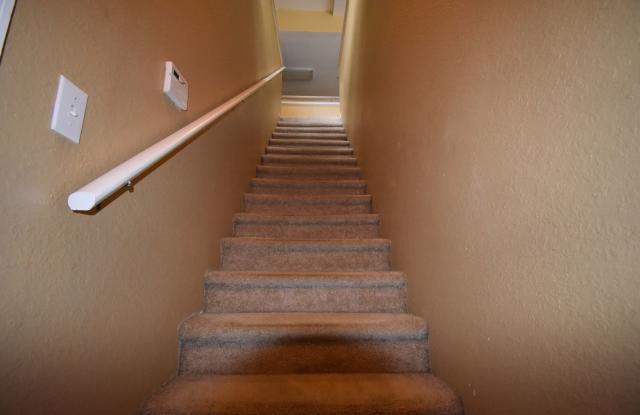 ALTAMONTE SPRINGS: Gated Community, 1 bed/1 bath AVAILABLE NOW! Gallery 3