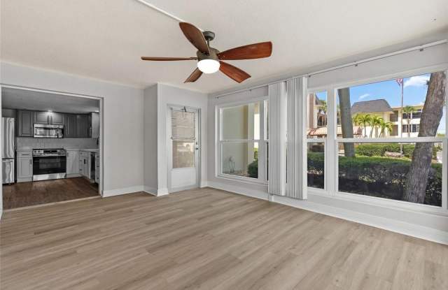 4780 COVE Circle Gallery 4