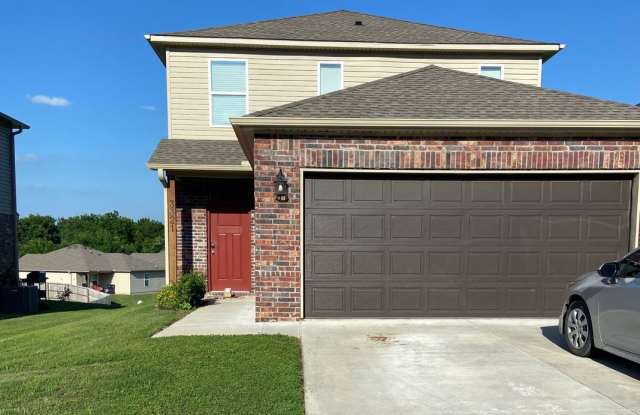 Nice Home in Farmington Gallery 3