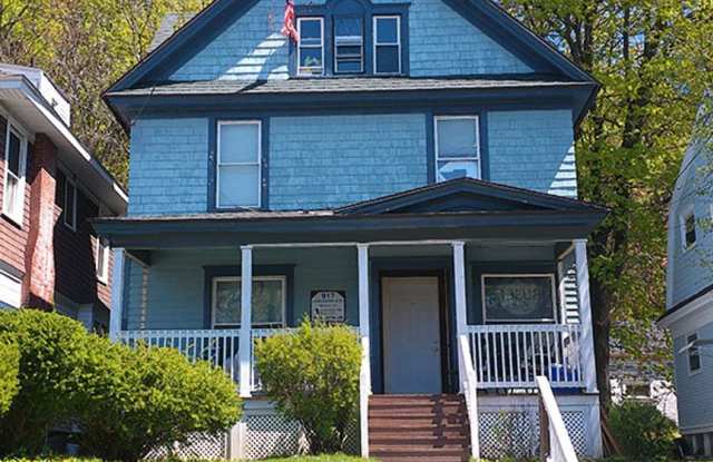 Beautiful Single Family Home Available 6/1/26 photos photos