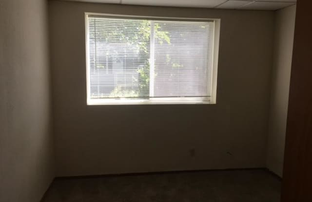 5024 9th Avenue Northeast Gallery 3