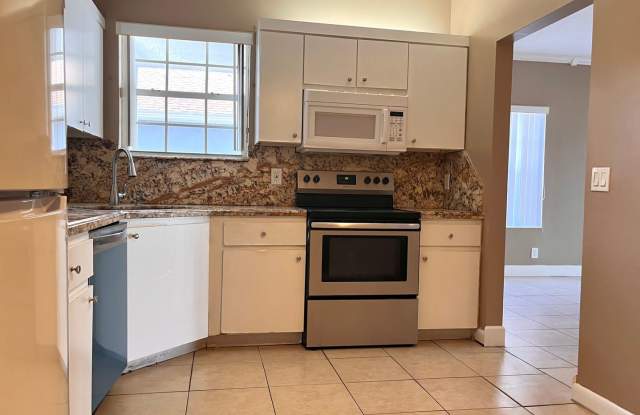 3871 Circle Lake Drive Gallery 2
