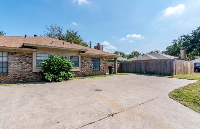 515 McQueary Street - 515 Mcqueary Street, Arlington, TX 76012