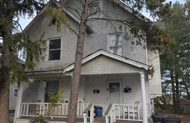 207 BATH STREET UP - 207 Bath Street, Elyria, OH 44035