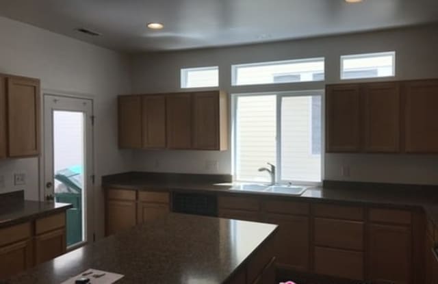 6530 Elizabeth Loop South East Gallery 4