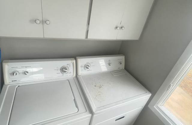 3 Bedroom 1 2 Bathroom House for Rent Gallery 3