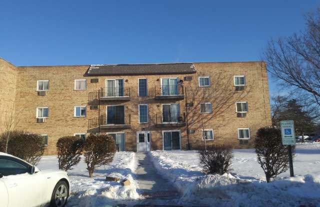 161 W Elk Trail Boulevard W - 161 West Elk Trail, Carol Stream, IL 60188