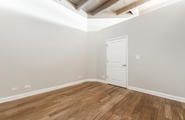 4131 W Belmont Ave Gallery 2