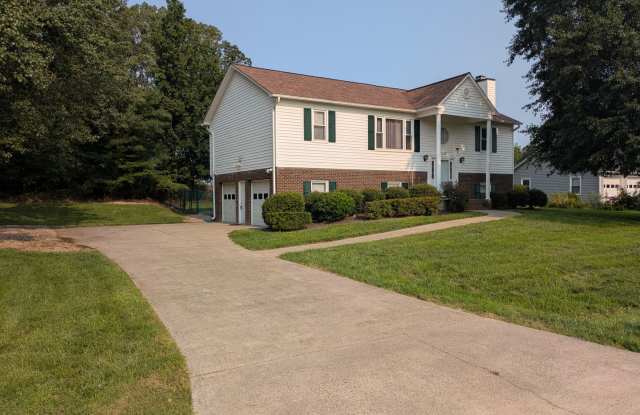 6008 Yeaton Glenn Drive Gallery 3