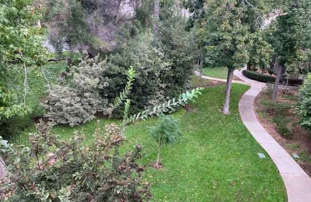 Spacious 1 Bedroom Parkway Pointe Condo! photos photos