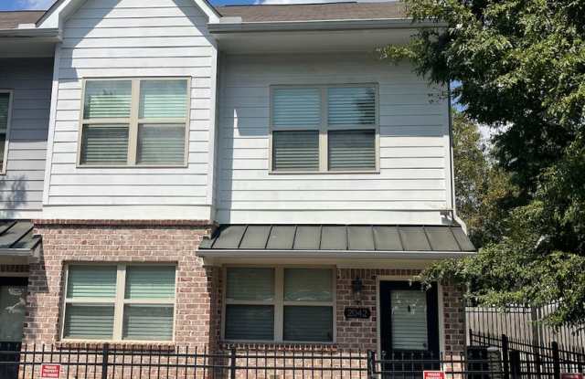 Newly Painted Townhouse on Riverside Neighborhood photos photos