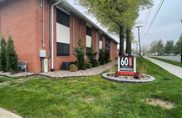 6011 Barton Dr Shawnee, KS 66203 / 1 bed / 1 bath apartment -Rent $895 - 60 West Apartments Gallery 4