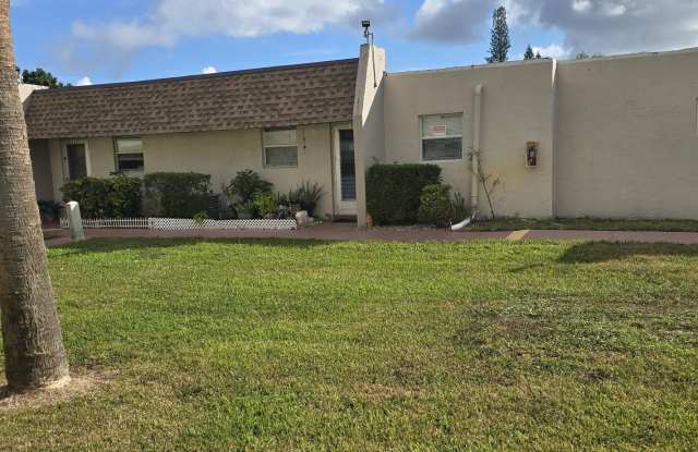 300 Bonnie Blvd photos photos