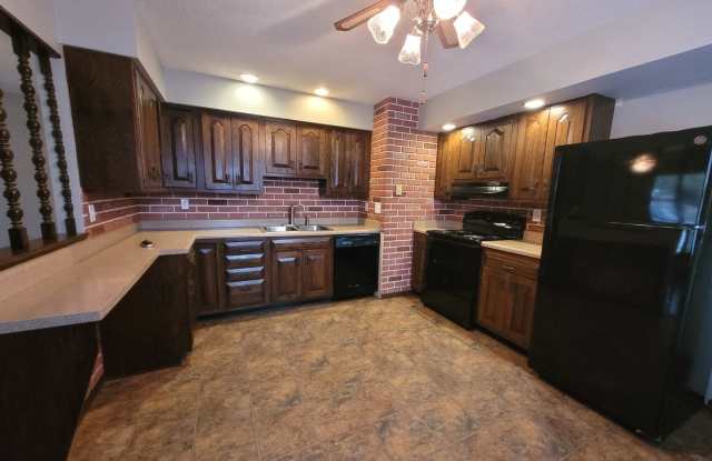 3 Bedroom, 1.5 Bathroom home with detached garage photos photos