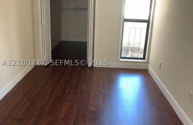 13510 NE 20th Ct Gallery 4