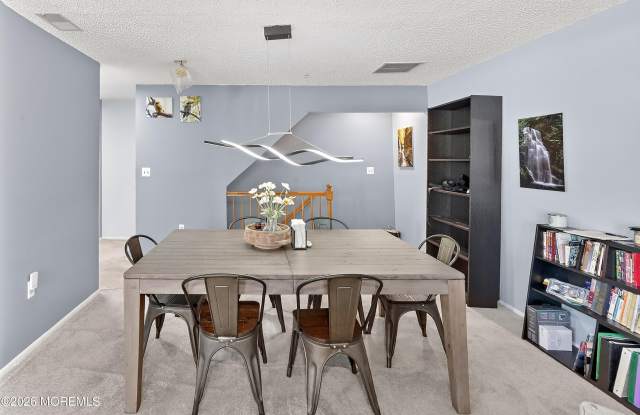 1111 Scarlet Oak Avenue Gallery 2