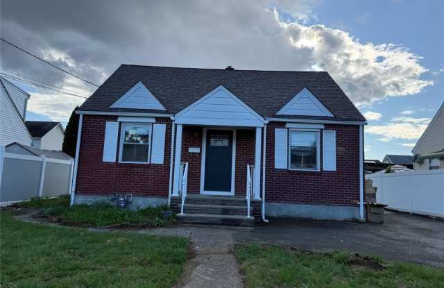 595 Elm Avenue photos photos