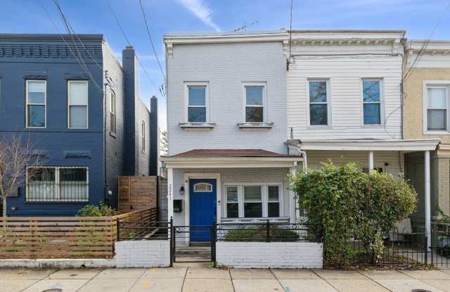 2241 PROUT Street SE Gallery 4
