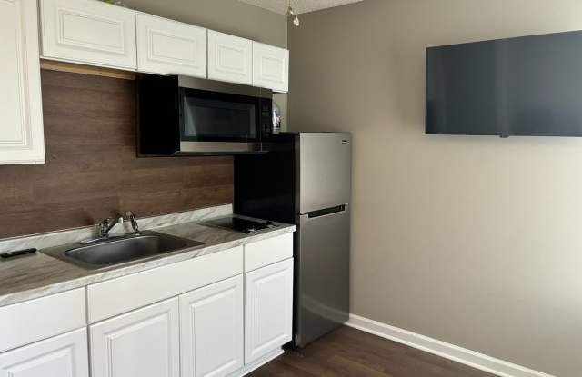 100 Waterford 1 BR 1 BA Gallery 4