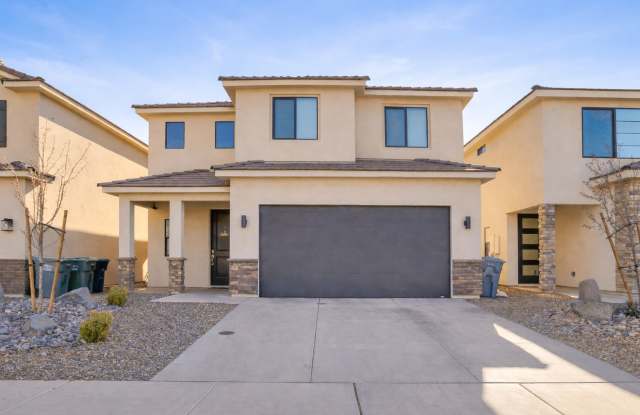 4-Bed Stand Alone Home! 6+ Month Lease Gallery 3