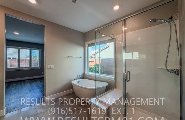 Wonderful floor plan  - 4 Bedroom Home Gallery 4