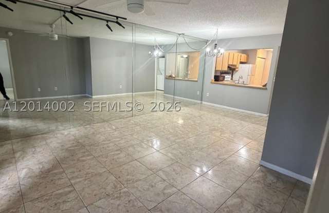 20825 NE 8th Ct Gallery 1