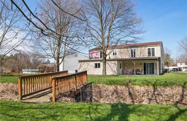 16 Wheatfield Dr Gallery 2