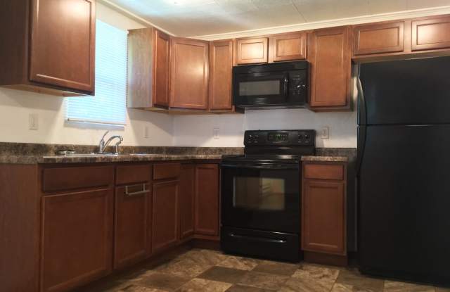 Pet Friendly 3 Bedroom Charmer located behind Corbett Field! photos photos