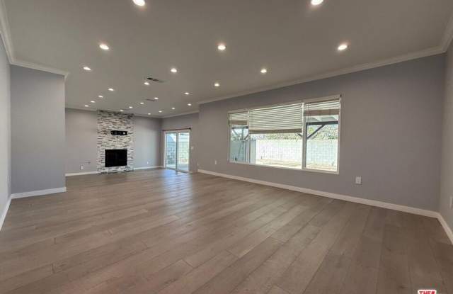 11243 Lull St photos photos