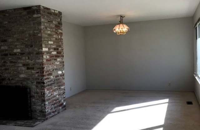 1917 S Springer Rd Gallery 2