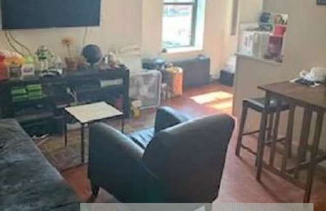 142 Fourth Avenue Gallery 2