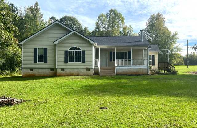Beautiful Home located in Jones Co.!!! - 765 Georgia 18, Jones County, GA 31032