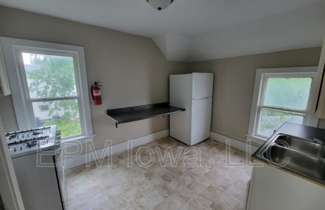 437 1/2 Riehl Street photos photos