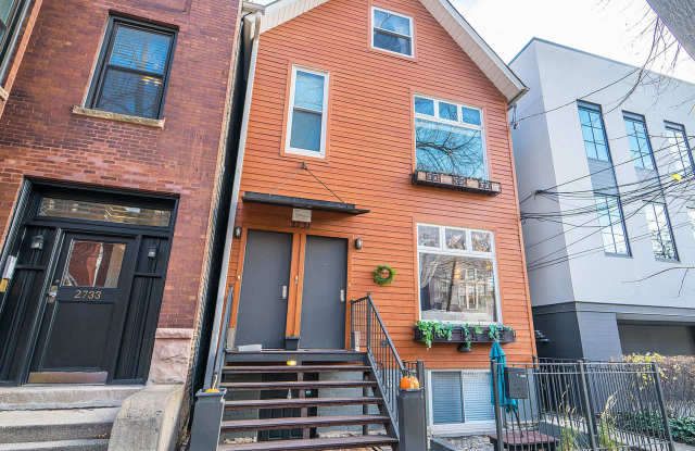 2731 North Seminary Avenue - 2 photos photos