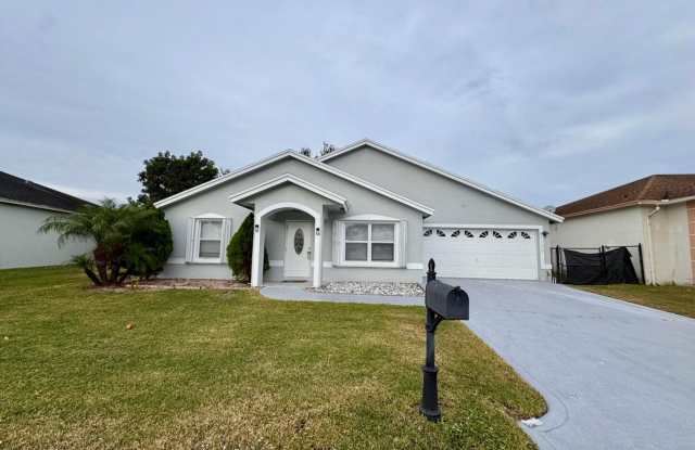 1132 HATTERAS CIR GREENACRES, FL 33413 - 1132 Hatteras Circle, Greenacres, FL 33413