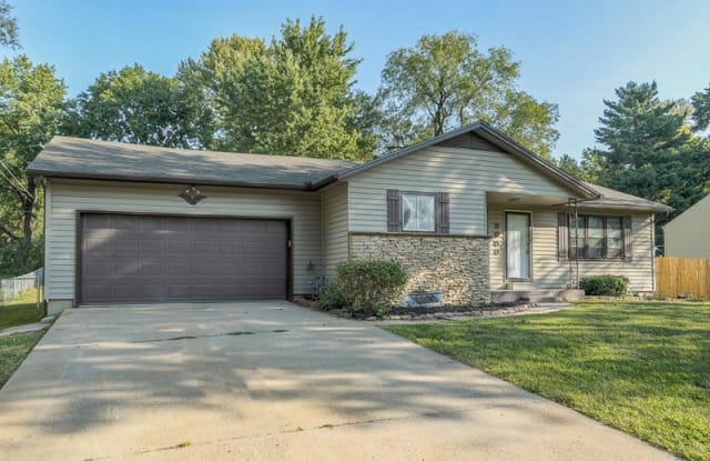 9600 E 69th St - 9600 East 69th Street, Raytown, MO 64133