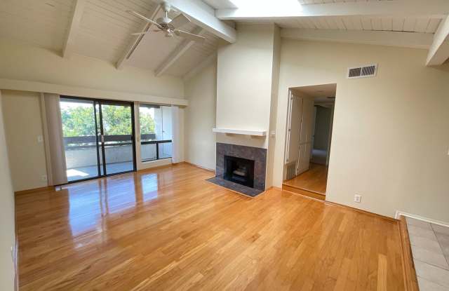 Sea Spray: Upper 2 Bedroom 2 Bath Condo, photos photos