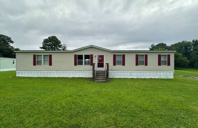 Charm & Commuter Convenience – 3BR/2BA Outside City Limits photos photos