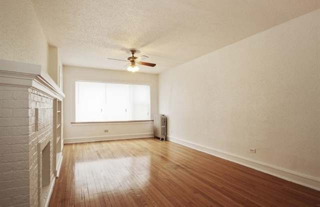 7800 S Kingston-South Shore Apartments Gallery 2
